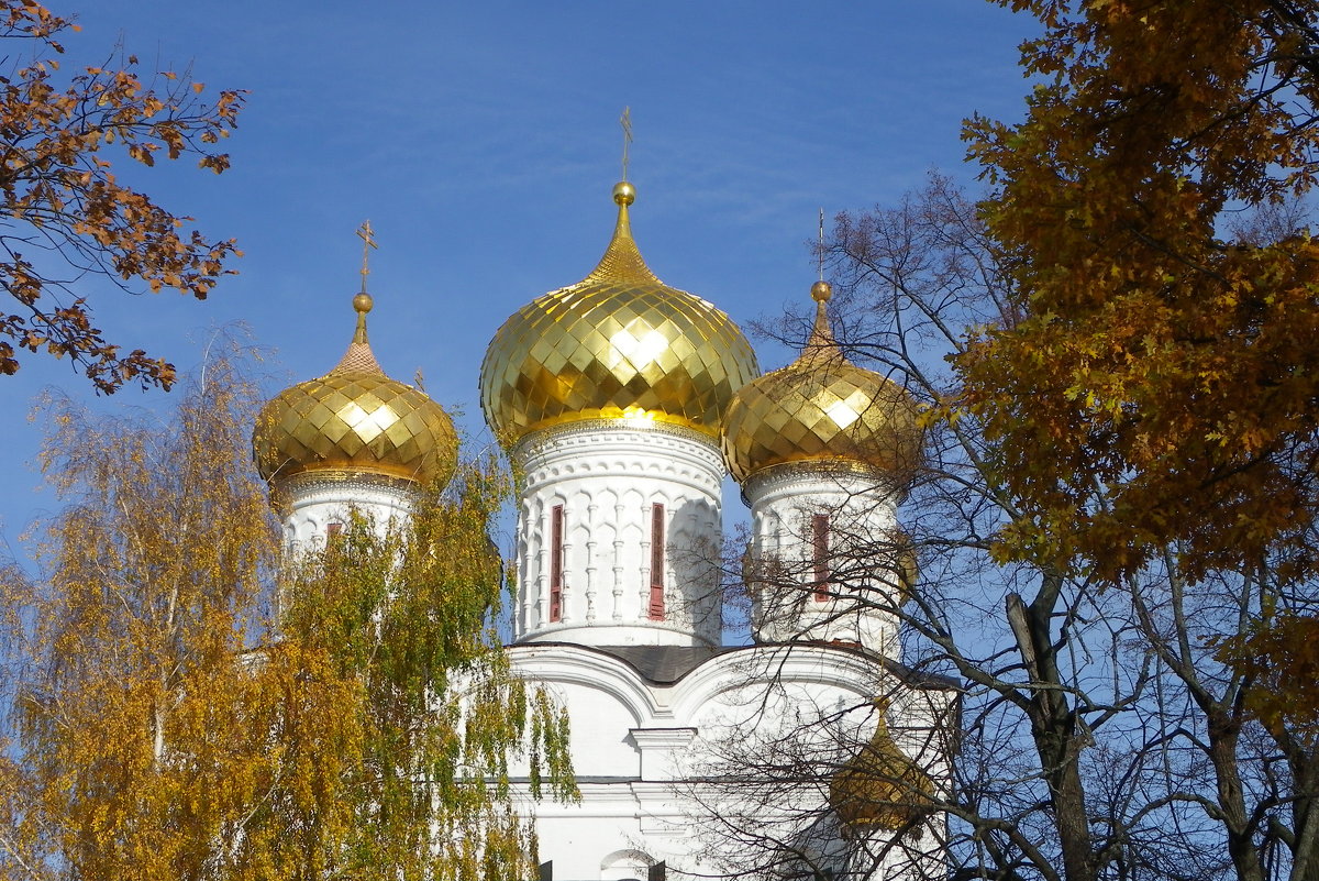 Троицкий собор под лучами солнца - Святец Вячеслав 