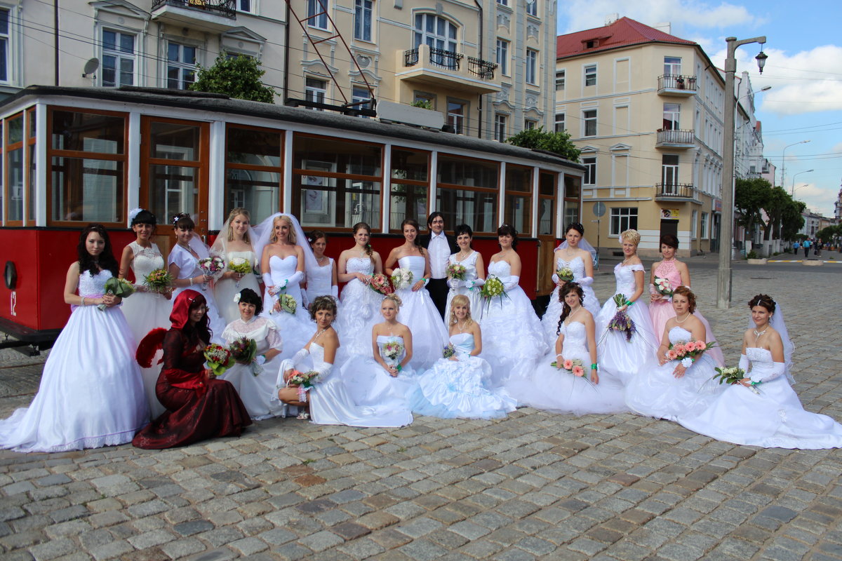 "Парад невест" - Дмитрий Иншин