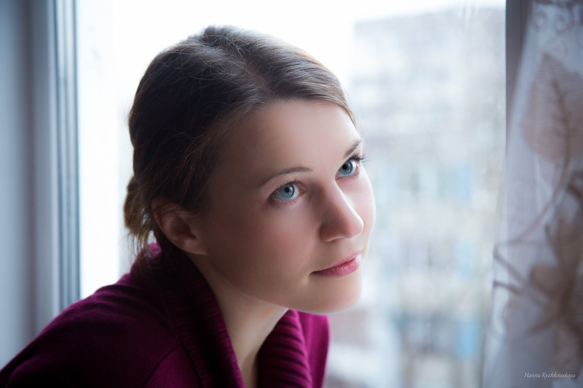 Портрет со светом от окна - Анна Рыжковская (Егорова)