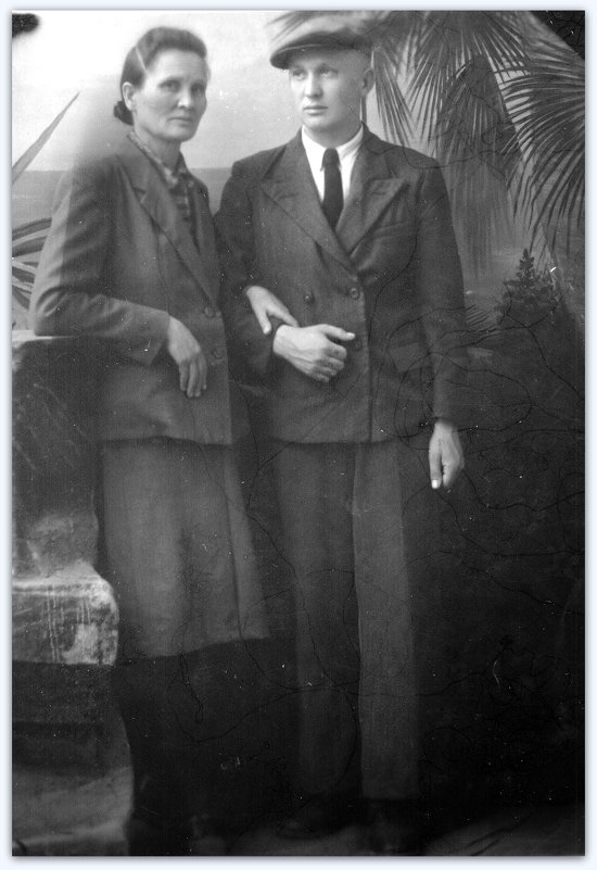 Бабушка Лена (1904-1986) и дядя Миша (1930-1958) - Tata Wolf