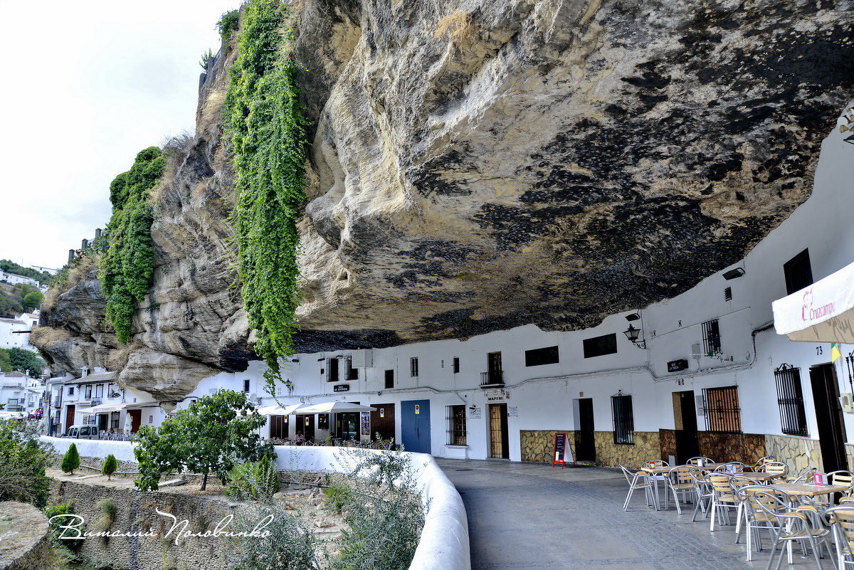 Дома - пещеры.   Андалусия, Испания. - Виталий Половинко