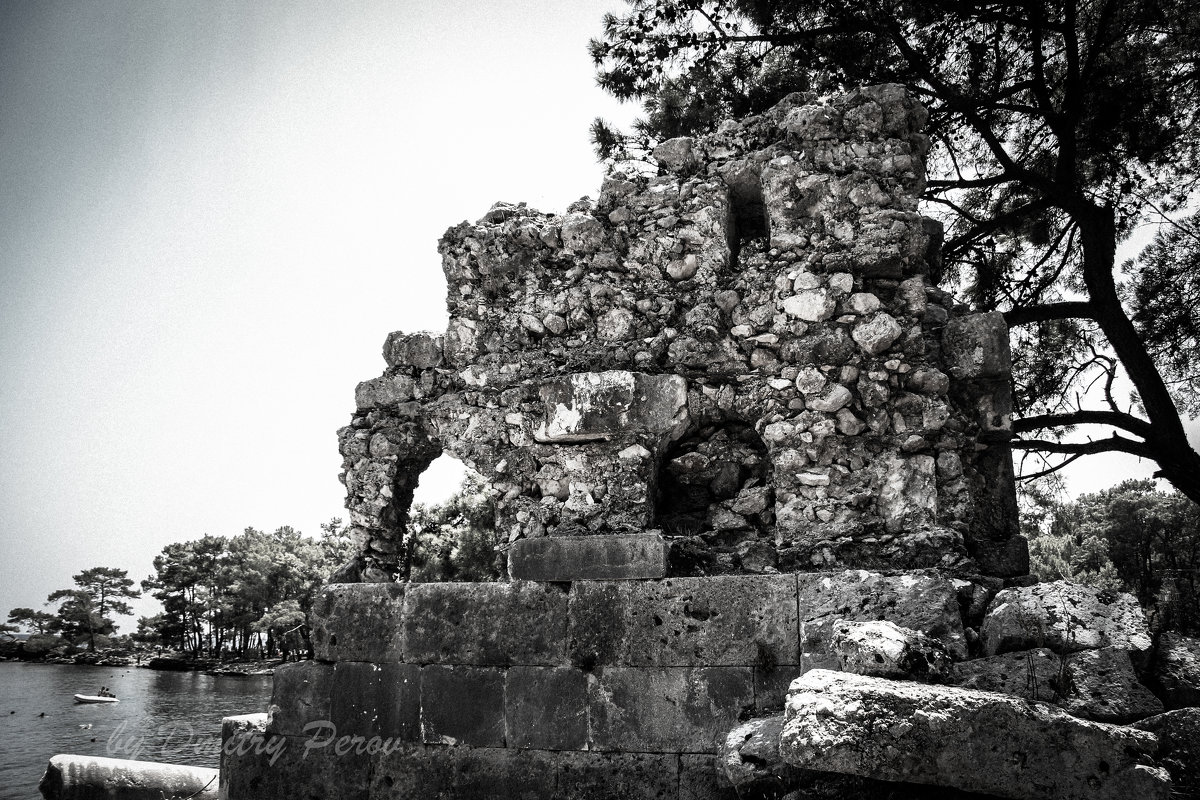 Руины античного города - Дмитрий Перов
