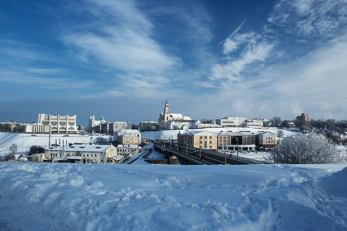 мой  город  в  снежной   синеве . - aliaksandr. 