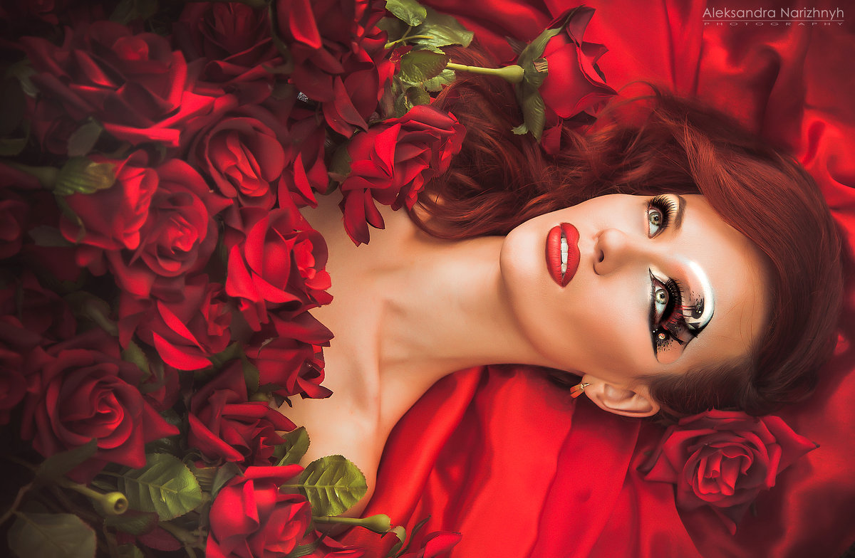 Красная роза - Александра Нарижных