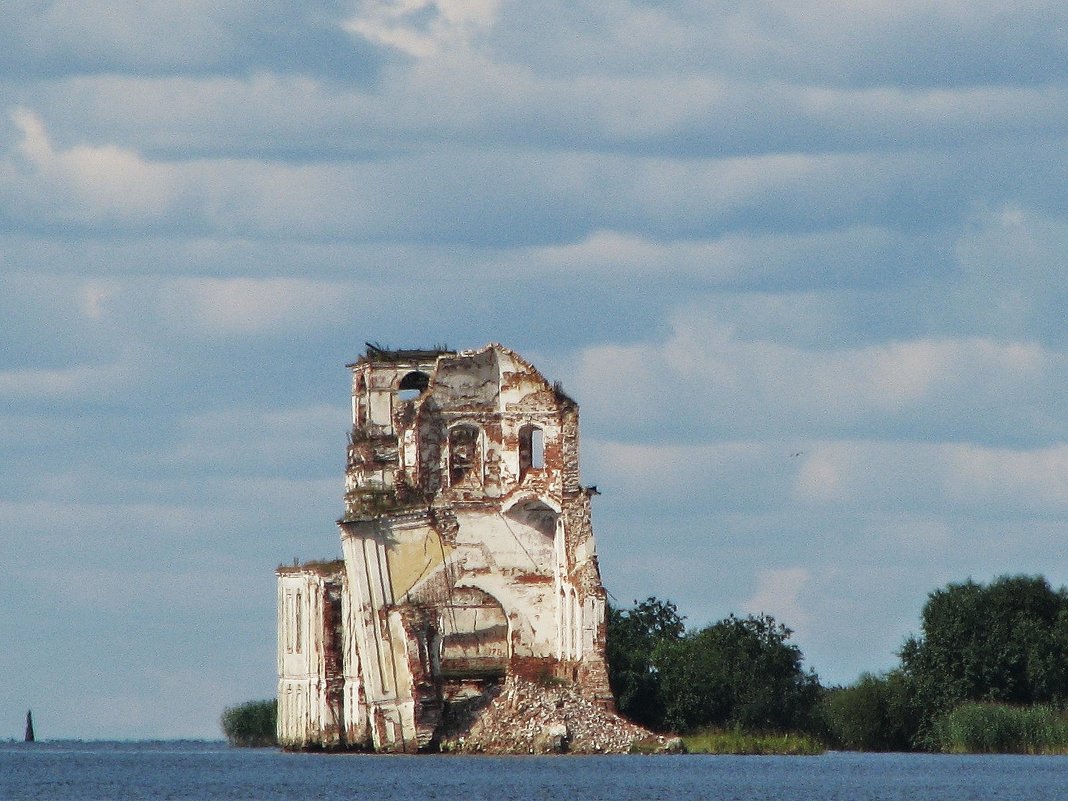 Затопленная церковь. - Галина .