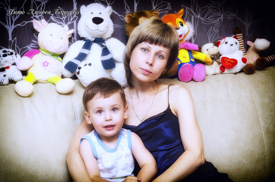 Мама с сыном - Алексей Борисов