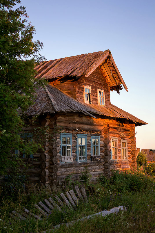 Деревенский дом - Альберт Сархатов