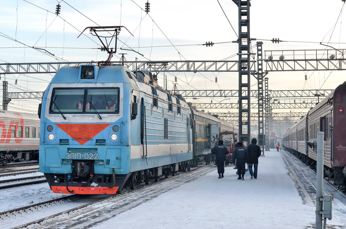 Электровоз ЭП1П-022 с пассажирским поездом №3 Пекин - Москва - Андрей Иркутский