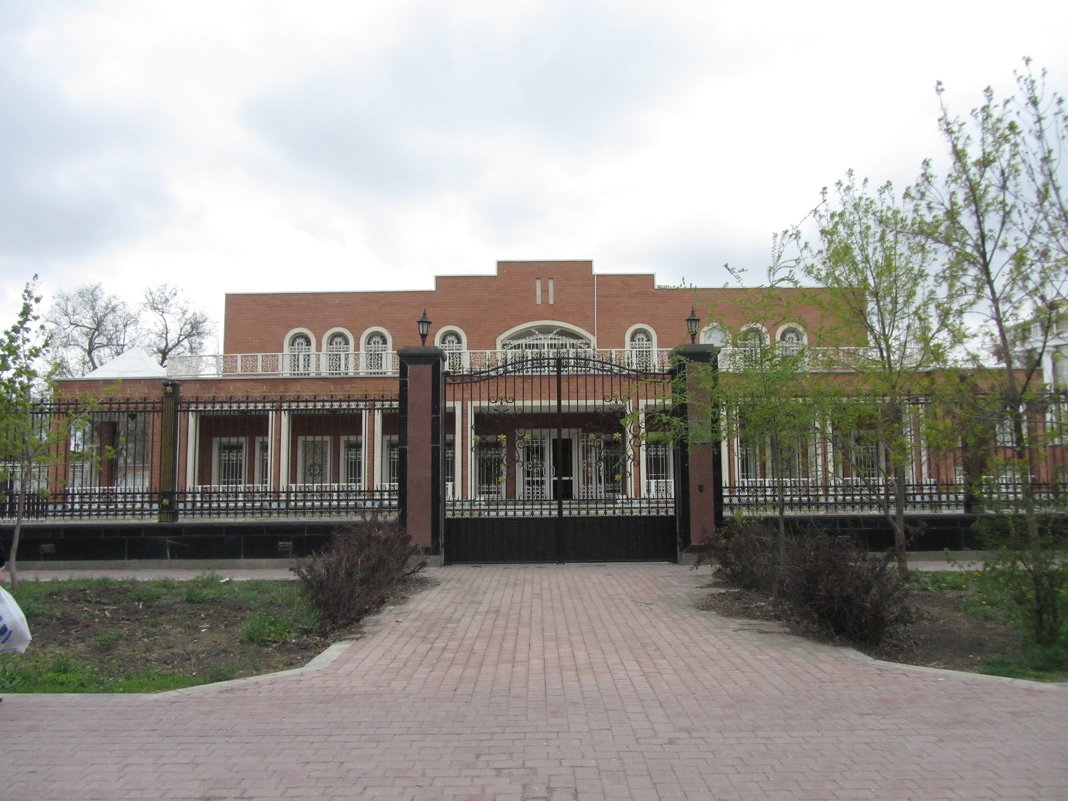 Генеральное консульство Ирана в Астрахани - Герович Лилия 