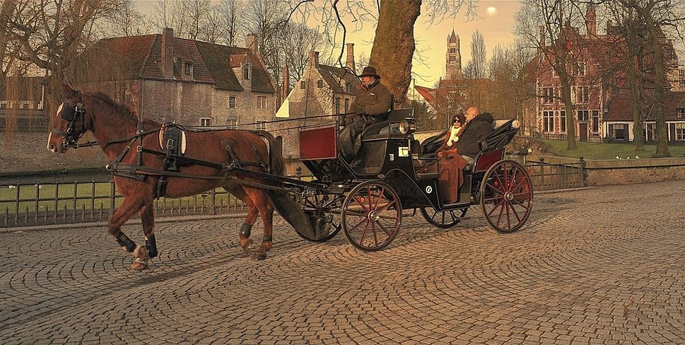 In the streets of Bruges. - Johny Hemelsoen 