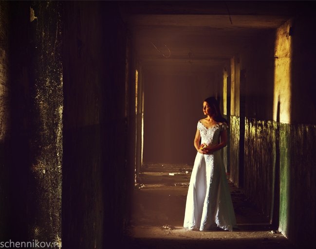 The girl in a wedding dress - Олег Щенников