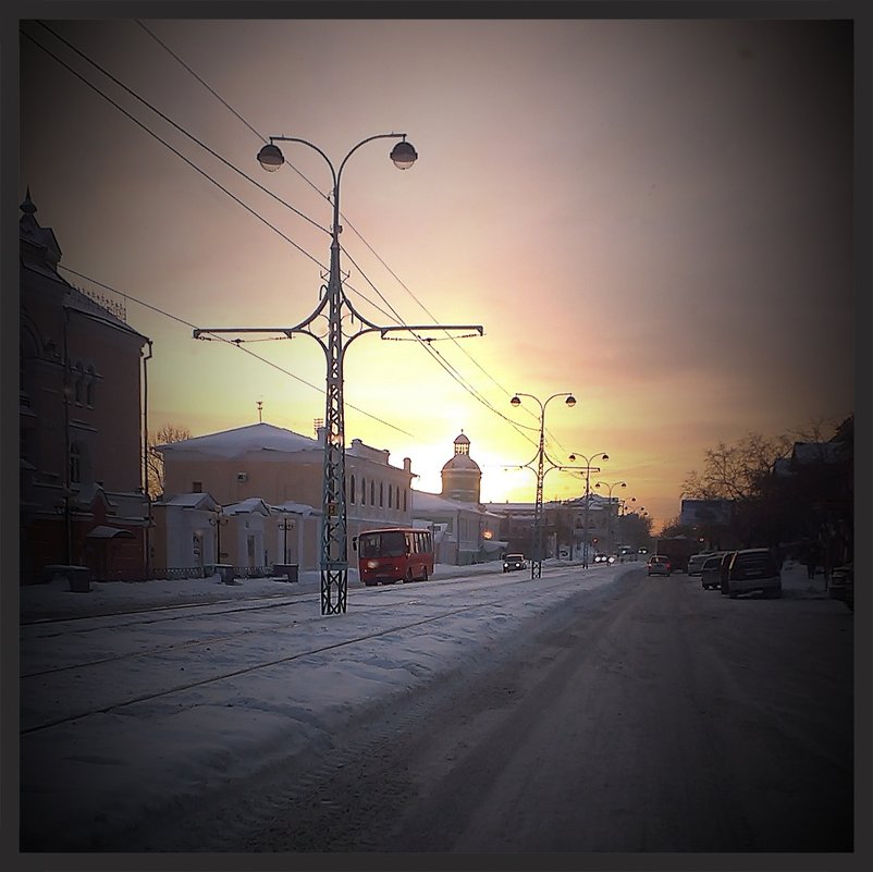 Барнаул. Закатное солнце в старой части города - Владимир Юдин