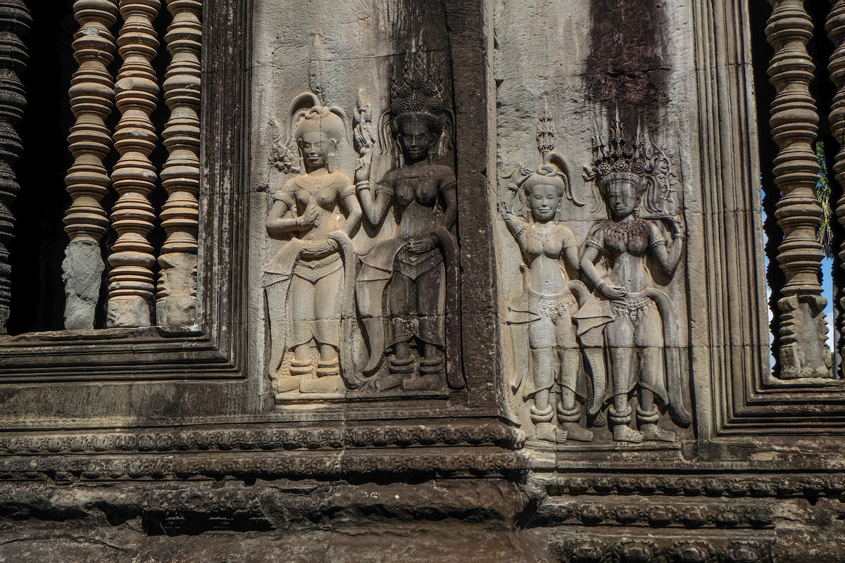 Камбоджа. Фрагмент из огромного количества барельефов храма Ангкор Ват. - Rafael 