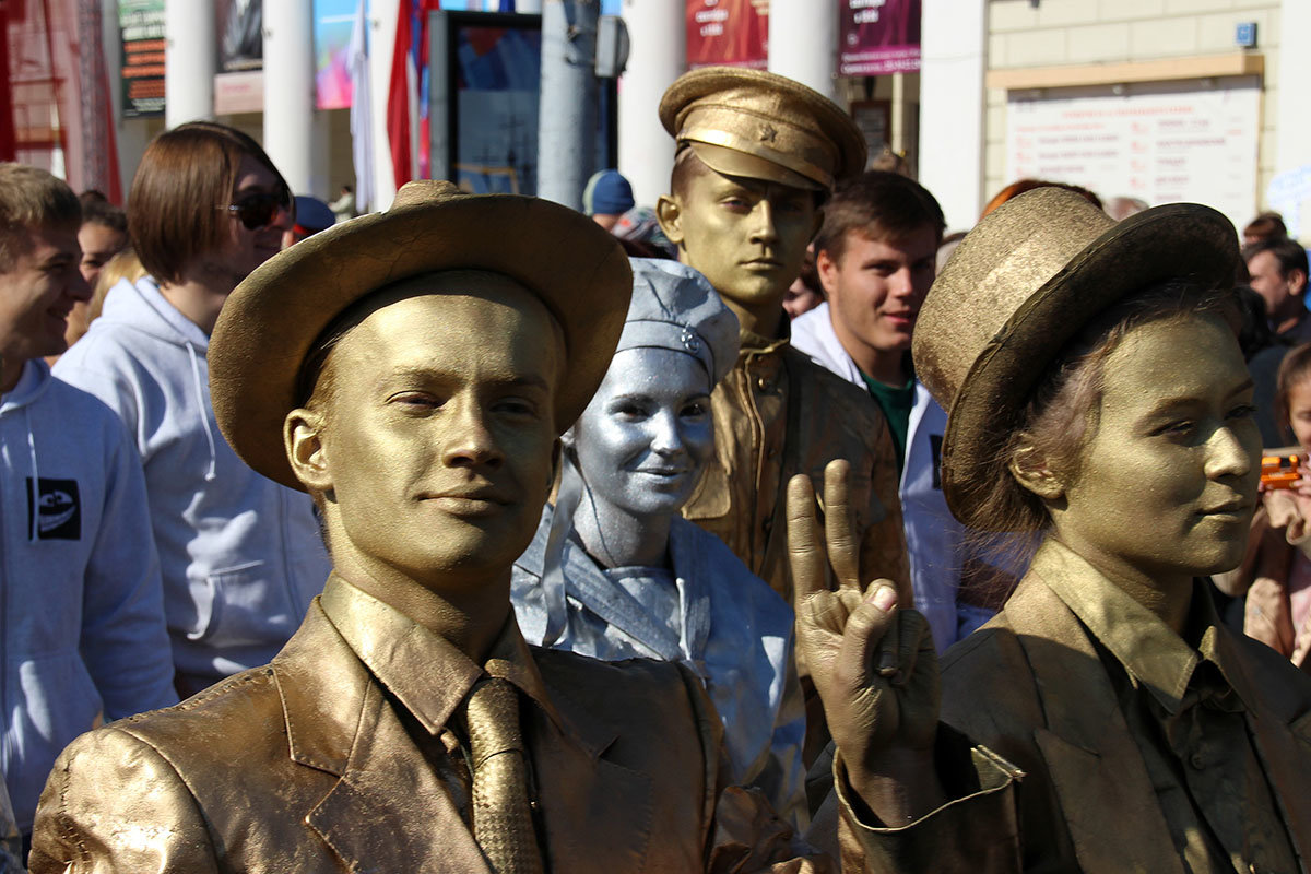 Живые статуи - Юрий Таратынов