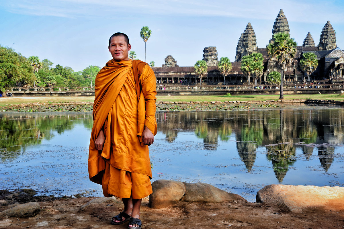 У каждого своя дорога… Буддийские монахи в храме Ангкор Ват - надежда корсукова