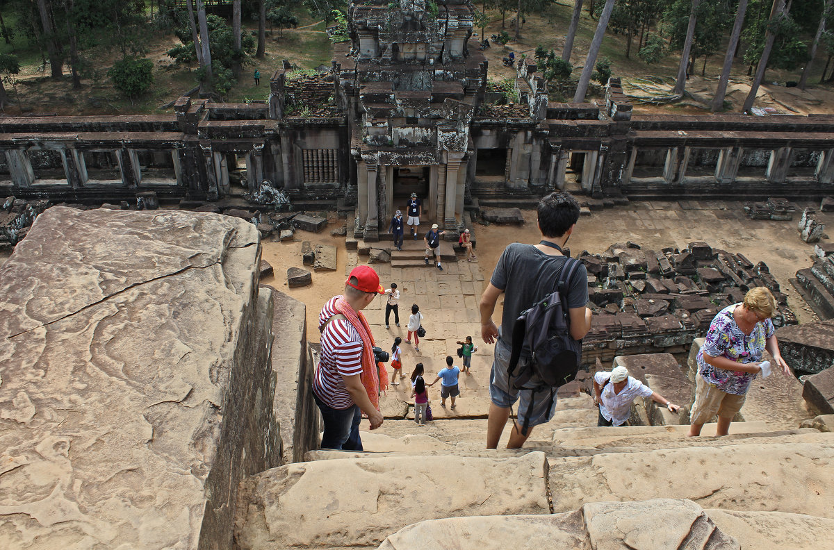 Камбоджа. Храмовый комплекс Ангкор-Ват. Вид с вершины храма - Владимир Шибинский