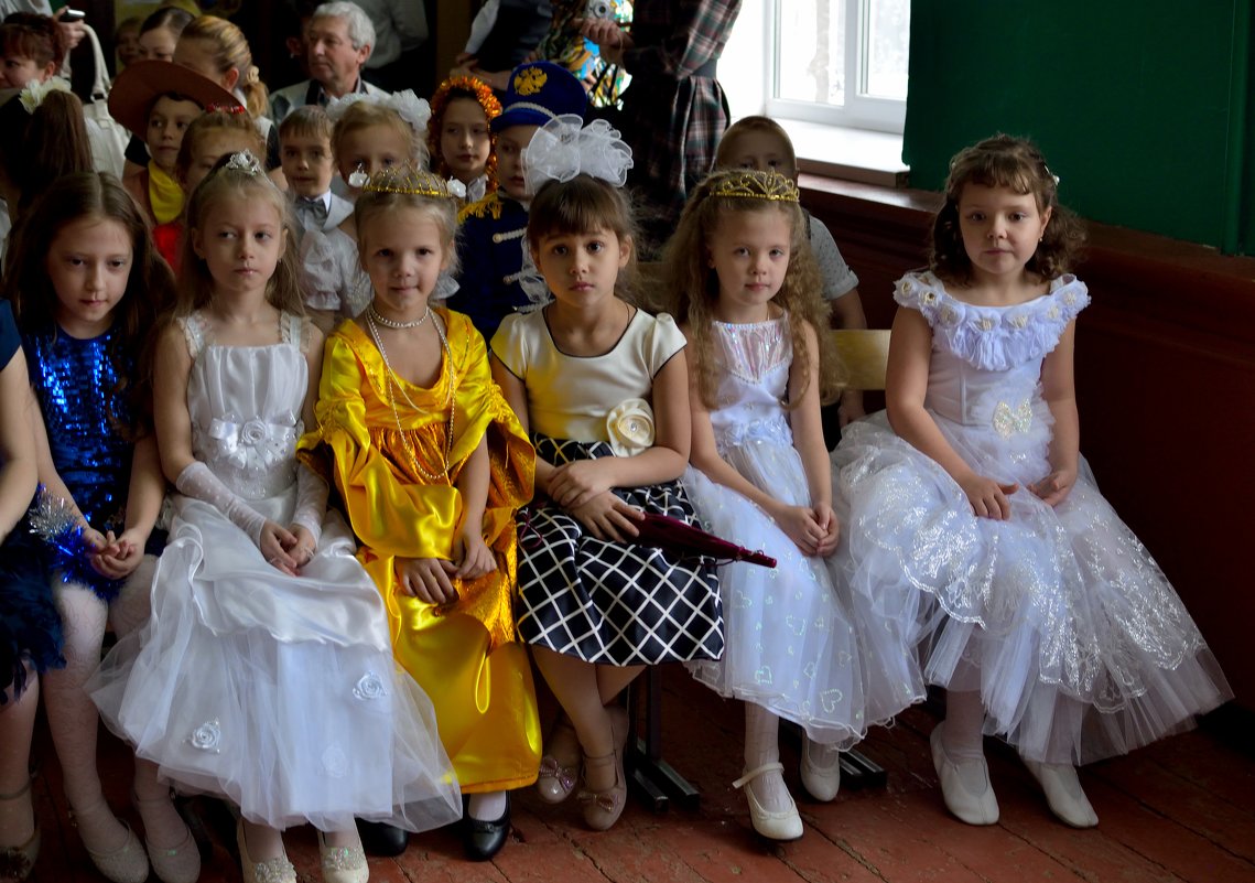 Маленькие принцессы ждут праздника - Мария Климова