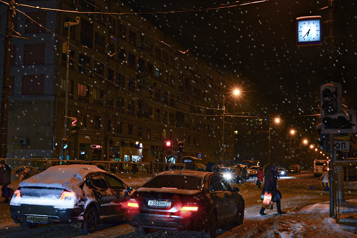 Снег идёт благословеньем белой праведной зимы - Ирина Данилова