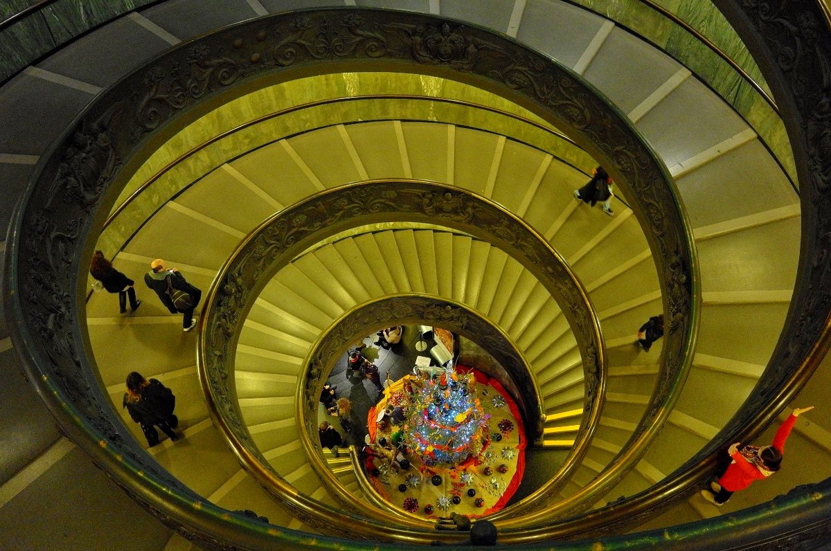 Ватиканская лестница... - Андрей 