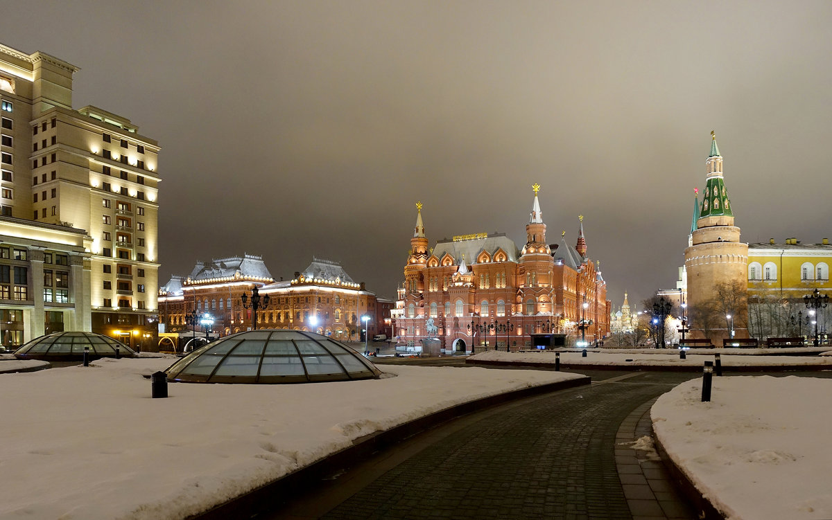 Манежная площадь Москва зимой