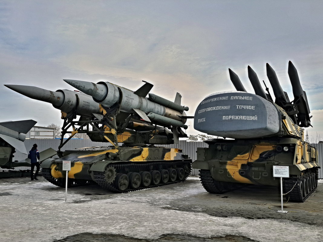 Выставка вооружения - Борис Соловьев