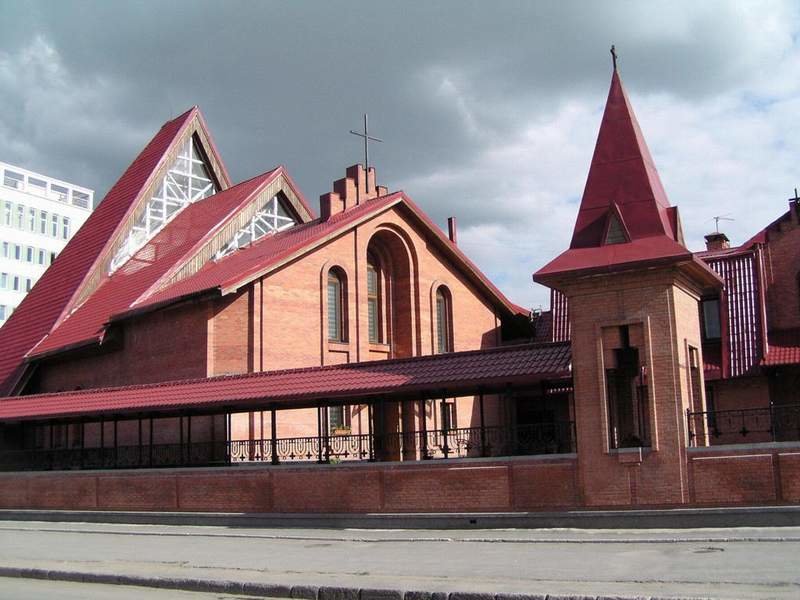 Католический храм - Михаил Андреев