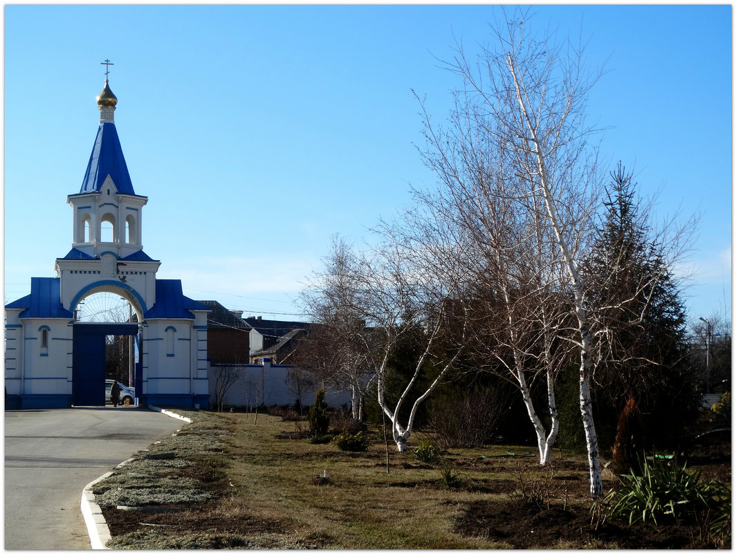 Врата и подворье ростовского Свято-Иверского женского монастыря... - Тамара (st.tamara)