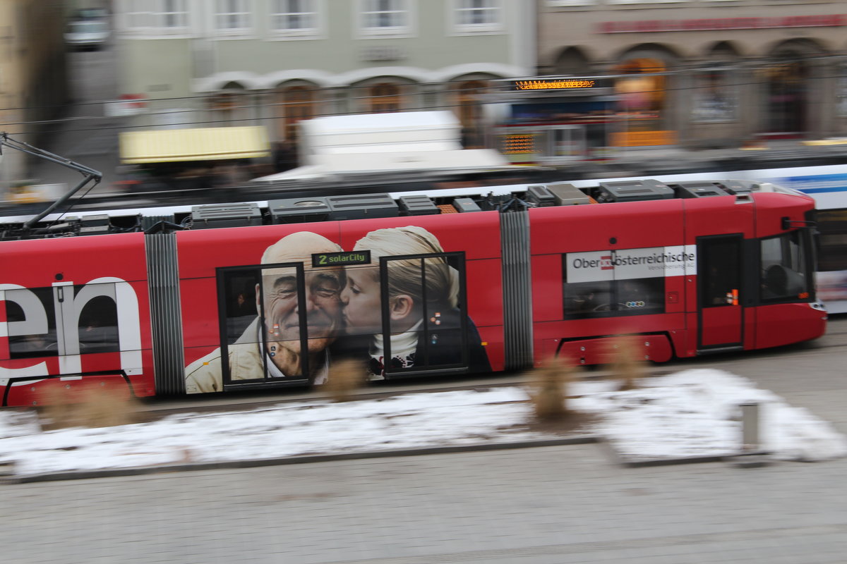 Трамвай в австрийском городе Линц - Elena Danek