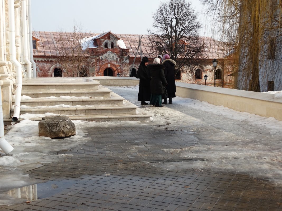 Посещение женского монастыря - Светлана Лысенко