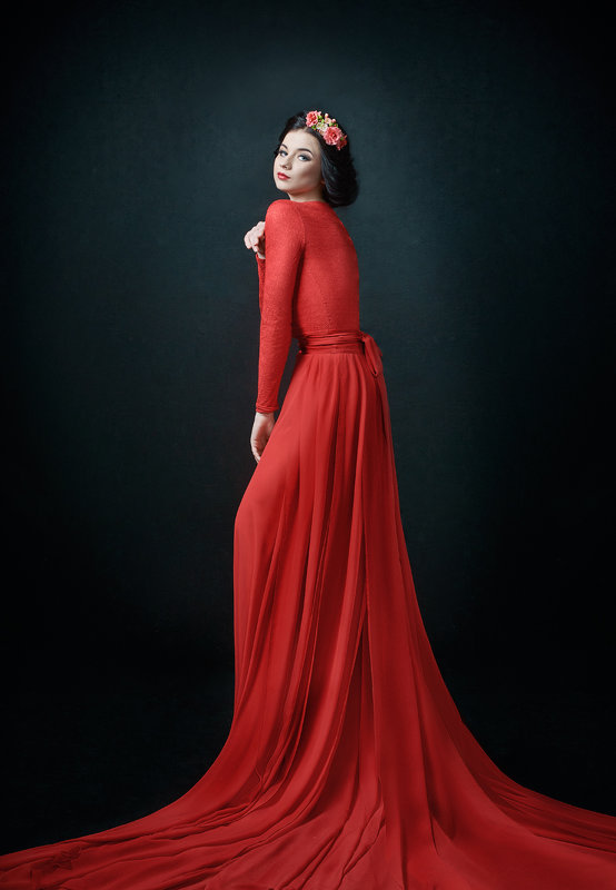 Red dress - Максим Авксентьев