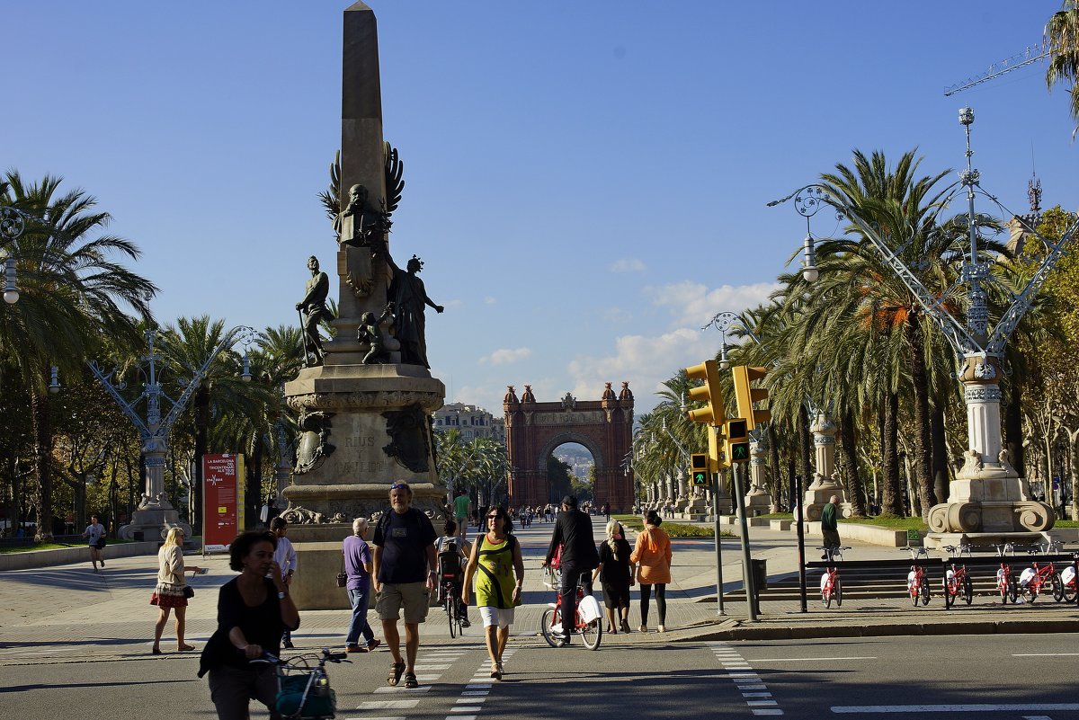Триумфальная арка в Барселоне - Михаил Сбойчаков