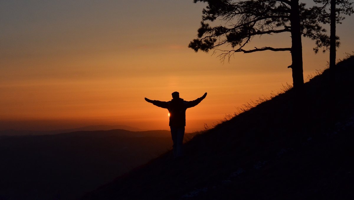 sunset in the mountains - Dmitry Ozersky