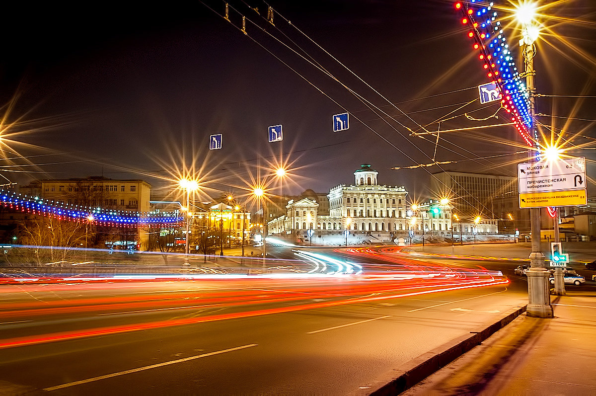 Ночной город. Дом Пашкова в Москве. - Александр Лебедев