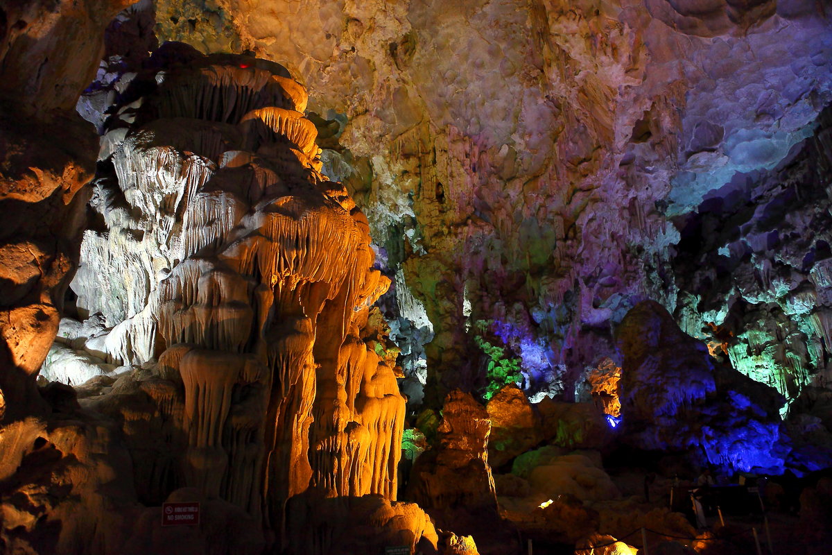 Пещеры бухты ХаЛонг(Вьетнам) - Василий 