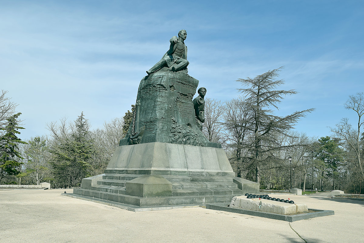 Памятник Корнилову В.А. - Zinaida Belaniuk
