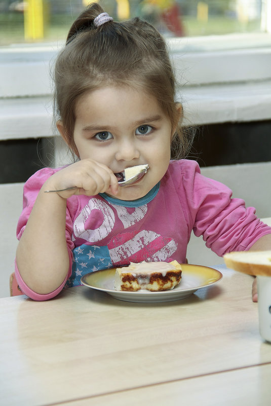 Завтрак в детском саду - Дмитрий Сахончик