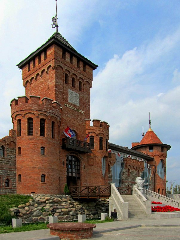 Замок Нессельбек - Сергей Карачин