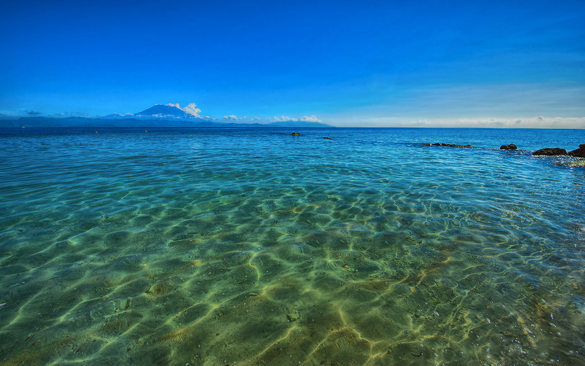 вид на Бали с ближайшего острова - Alexander Romanov (Roalan Photos)