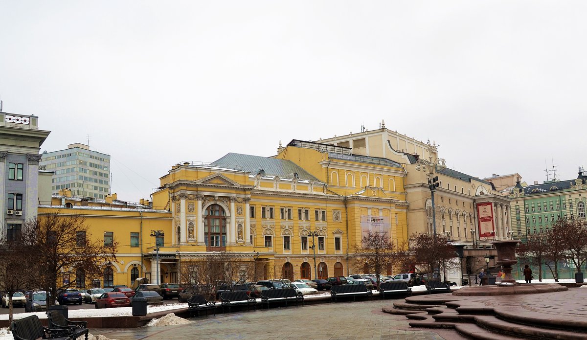 На Театральной площади - Владимир Болдырев