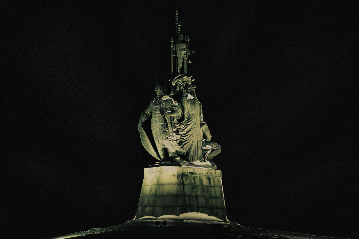 Памятник основателям Сургута. - Евгений Косин