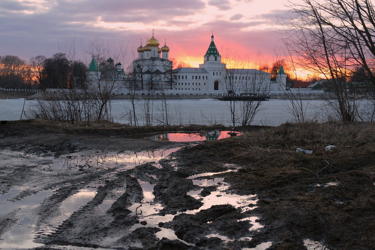 Март - Leonid Petuhov 44