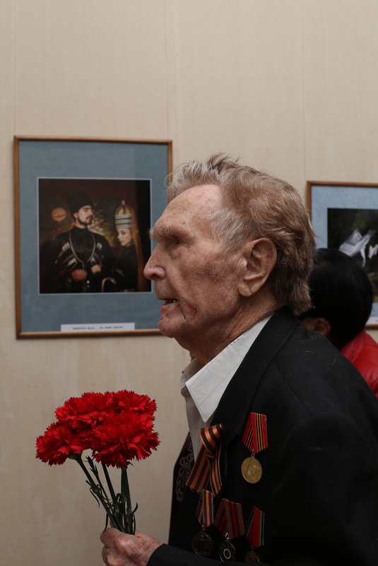 Почётный гость фотовыставки(95 лет). - "Наиль Батталов