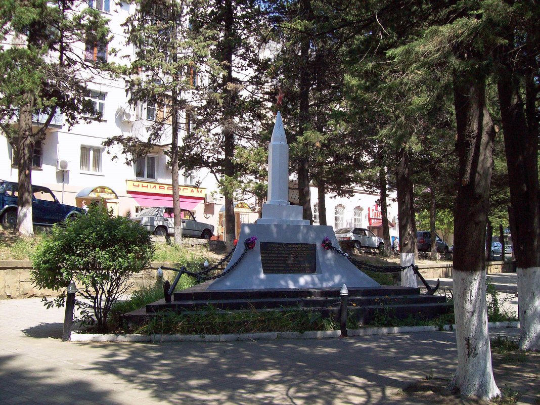 Памятник Горькому в Туапсе