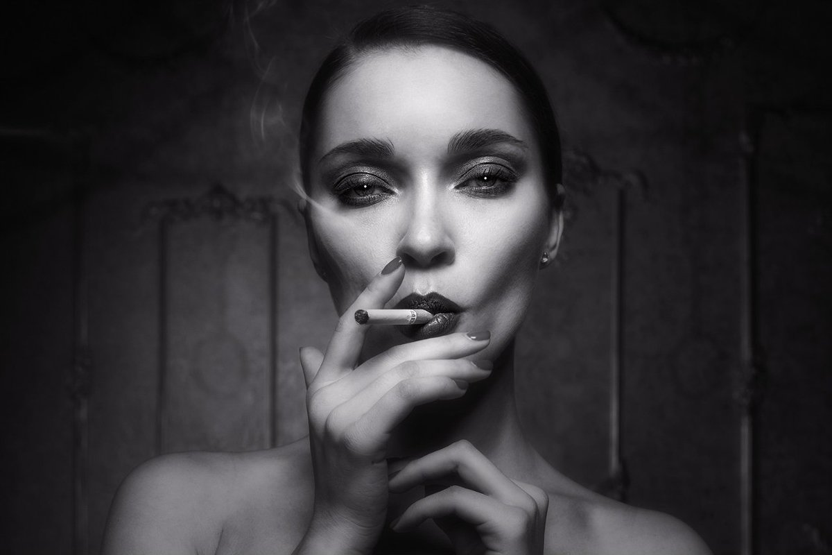 Портретная фотосессия с сигаретой