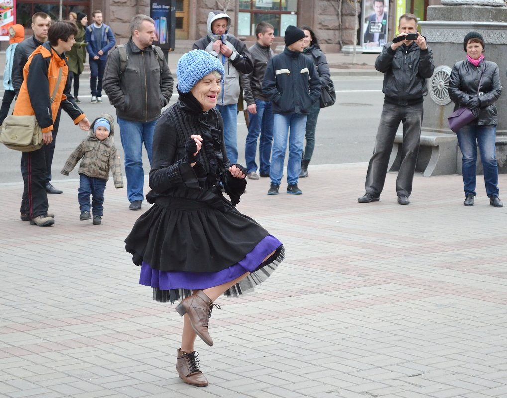 Танец прямо на улице - Ростислав 