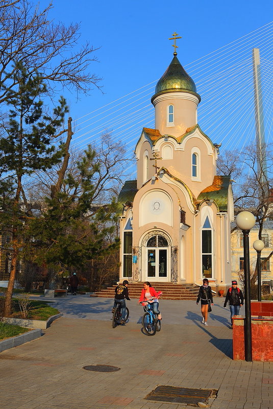 Вечером у храма - Александр 