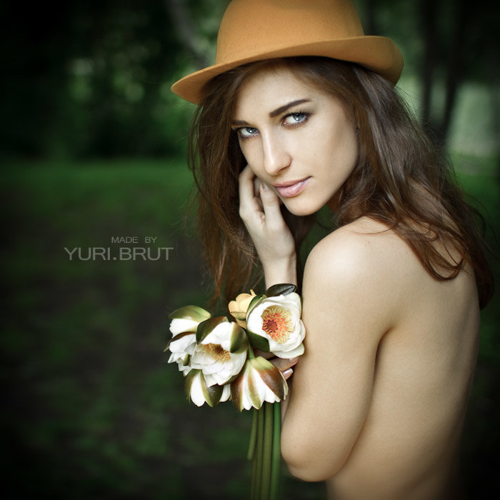 Девушка с лилиями - Yuri Brut