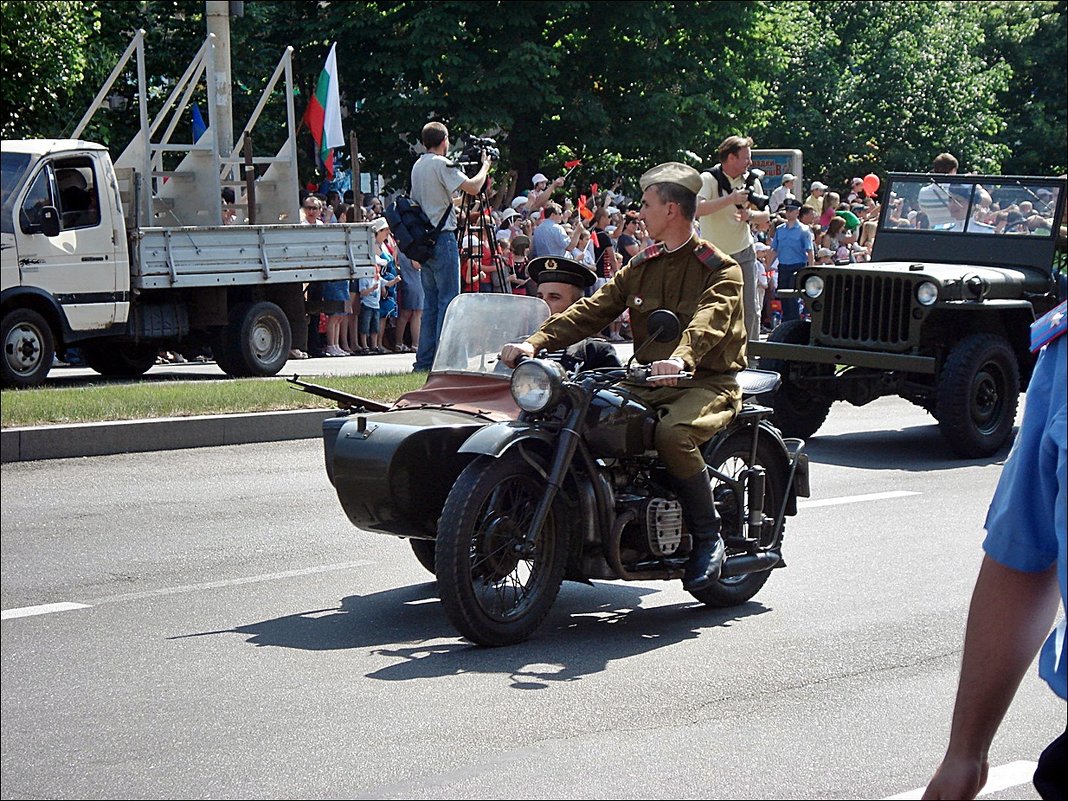 В День Победы. Запорожье, 2012 год - Нина Корешкова