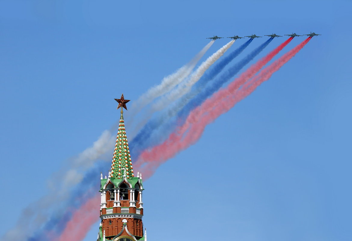 Российский Триколор в небе