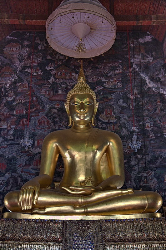 Бронзовый Будда храма Сутхат - Евгений Печенин